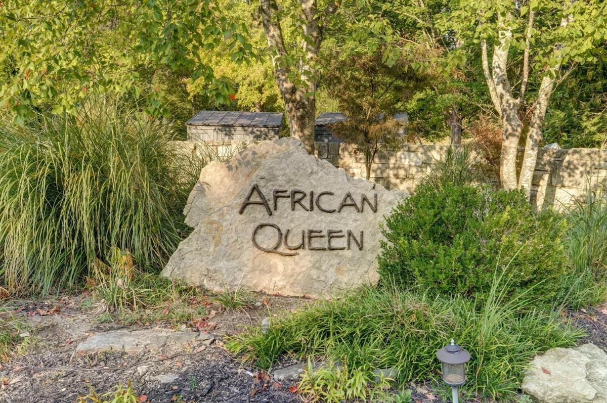 The African Queen Springfield Ngoại thất bức ảnh